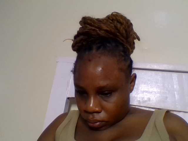 Ebonitah live cam on BongaCams