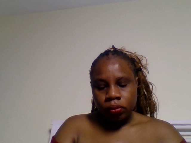 Ebonitah live cam on BongaCams