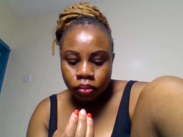 Ebonitah live cam on BongaCams
