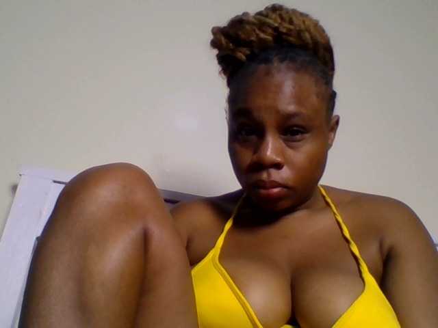 Ebonitah live cam on BongaCams