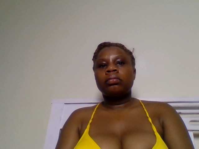 Ebonitah live cam on BongaCams