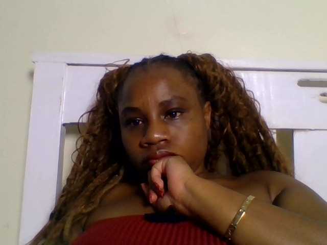 Ebonitah live cam on BongaCams