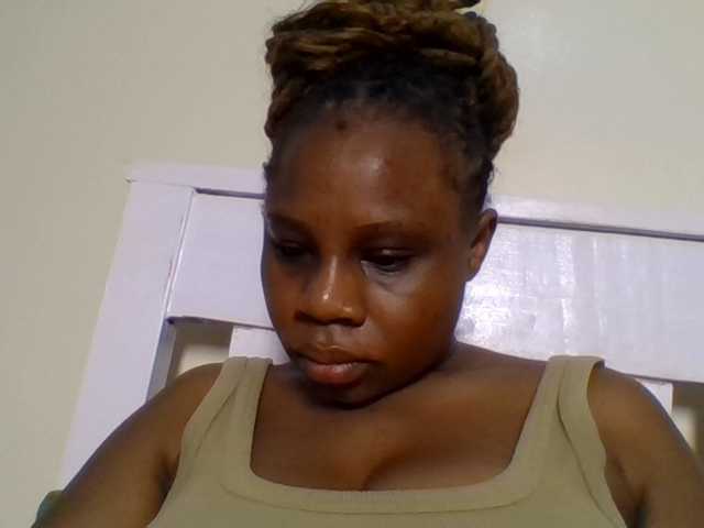 Ebonitah live cam on BongaCams