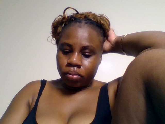 Ebonitah live cam on BongaCams