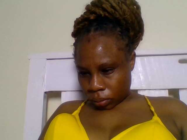 Ebonitah live cam on BongaCams