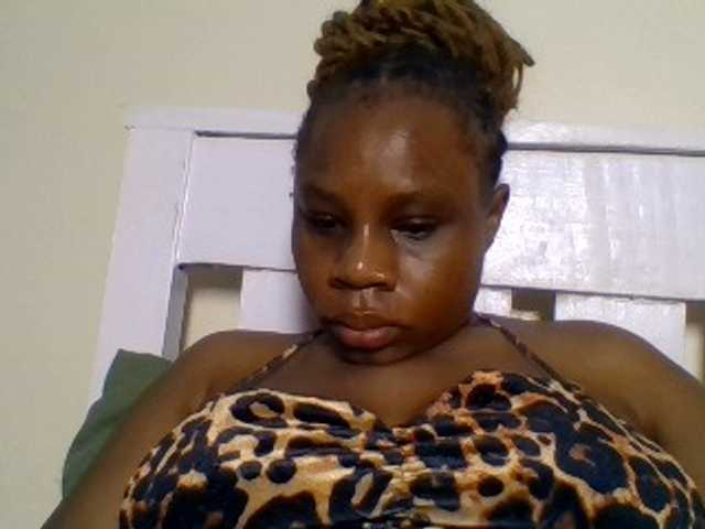 Ebonitah live cam on BongaCams