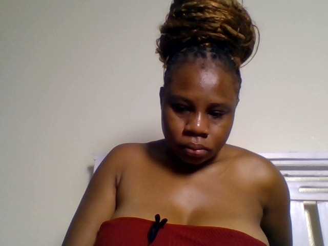 Ebonitah live cam on BongaCams