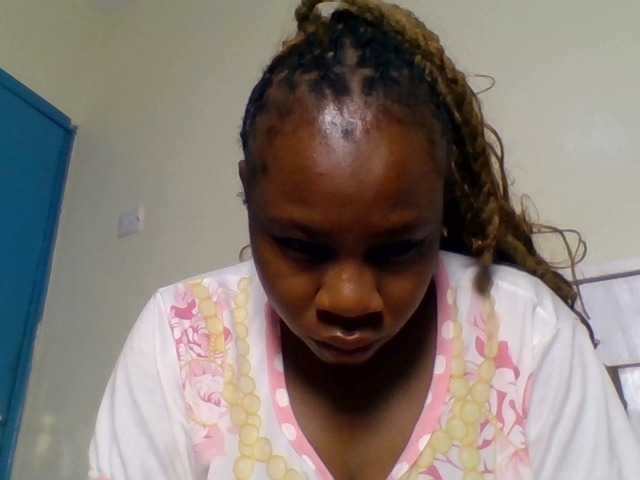 Ebonitah live cam on BongaCams