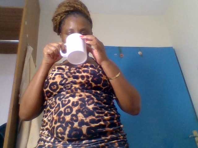 Ebonitah live cam on BongaCams