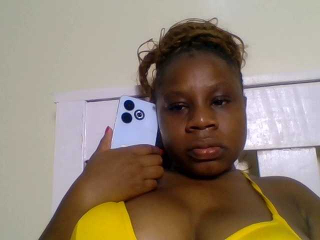 Ebonitah live cam on BongaCams