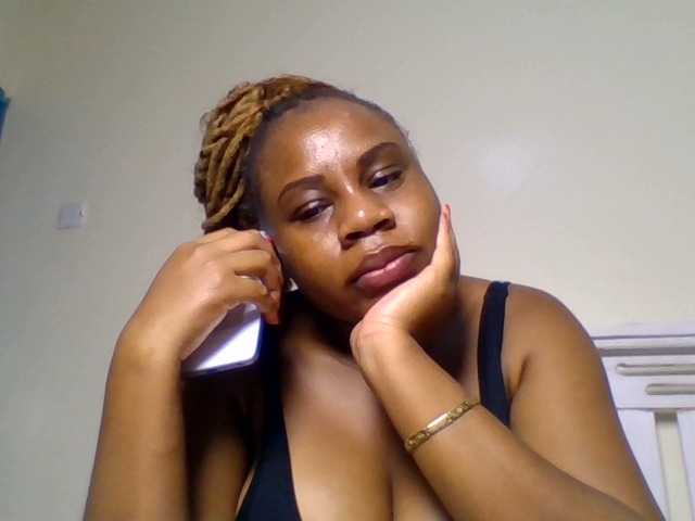 Ebonitah live cam on BongaCams