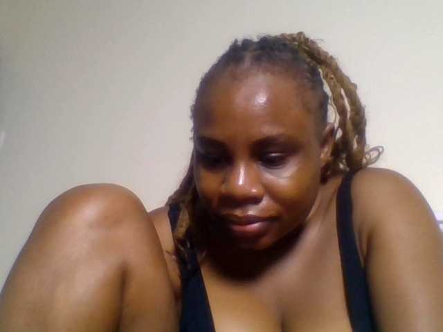 Ebonitah live cam on BongaCams