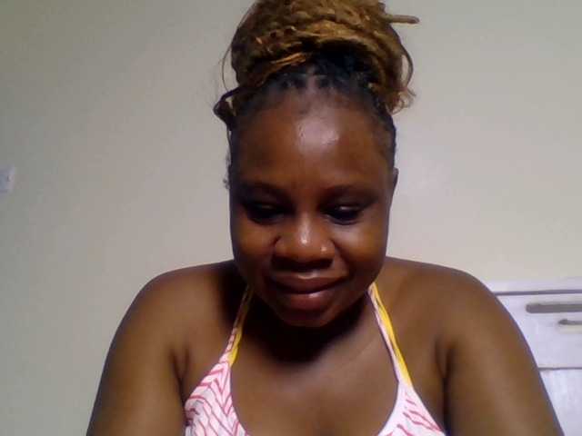 Ebonitah live cam on BongaCams
