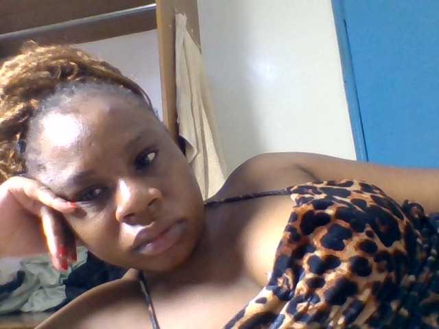Ebonitah live cam on BongaCams