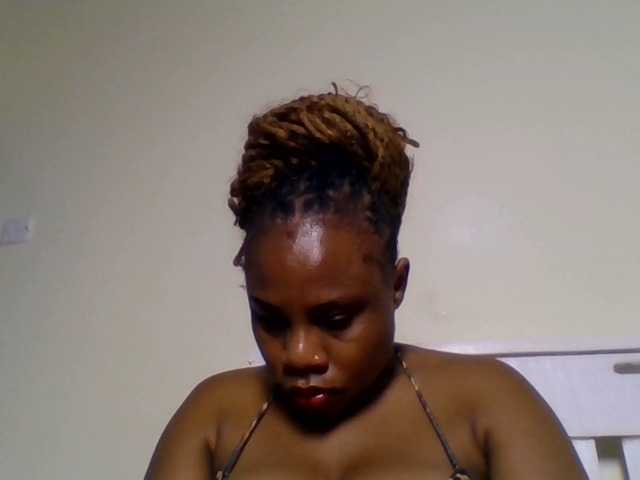 Ebonitah live cam on BongaCams