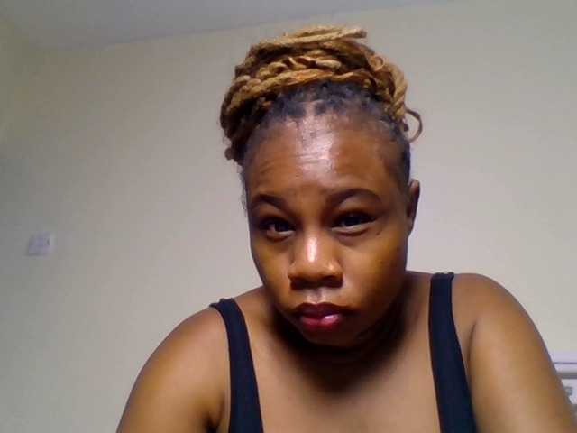 Ebonitah live cam on BongaCams