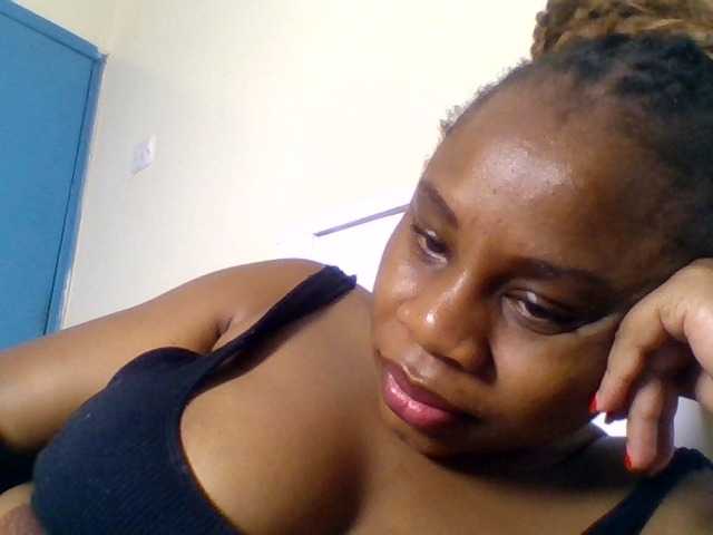Ebonitah live cam on BongaCams