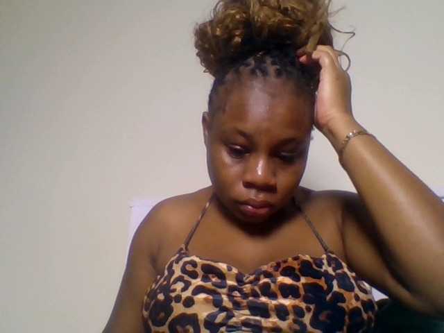 Ebonitah live cam on BongaCams
