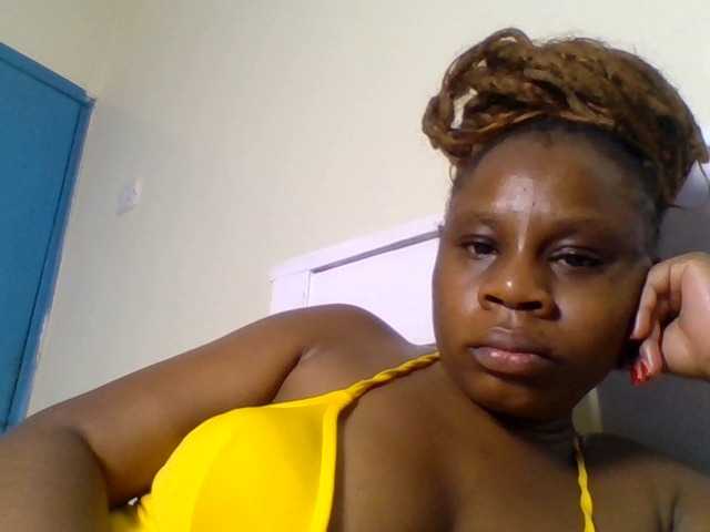 Ebonitah live cam on BongaCams