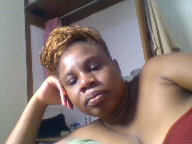 Ebonitah live cam on BongaCams