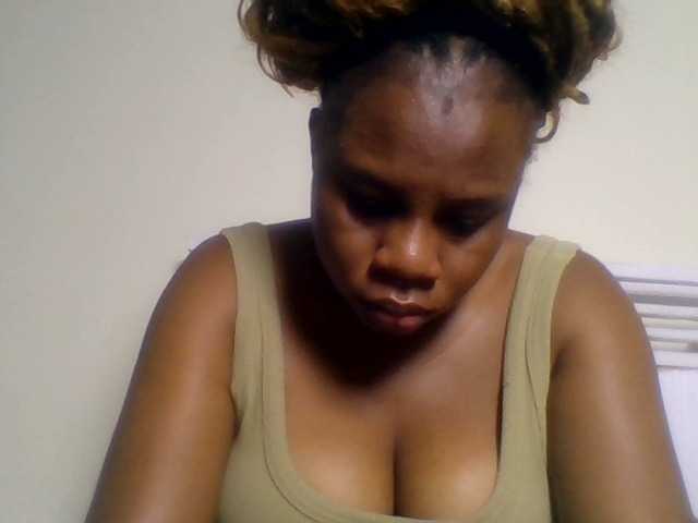 Ebonitah live cam on BongaCams