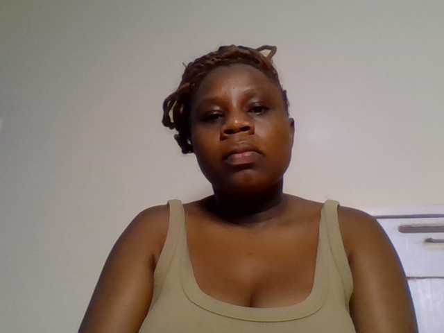 Ebonitah live cam on BongaCams