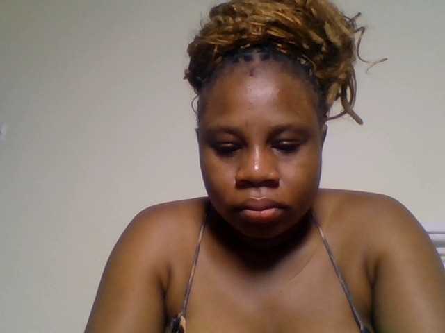 Ebonitah live cam on BongaCams