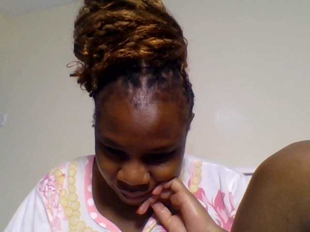 Ebonitah live cam on BongaCams