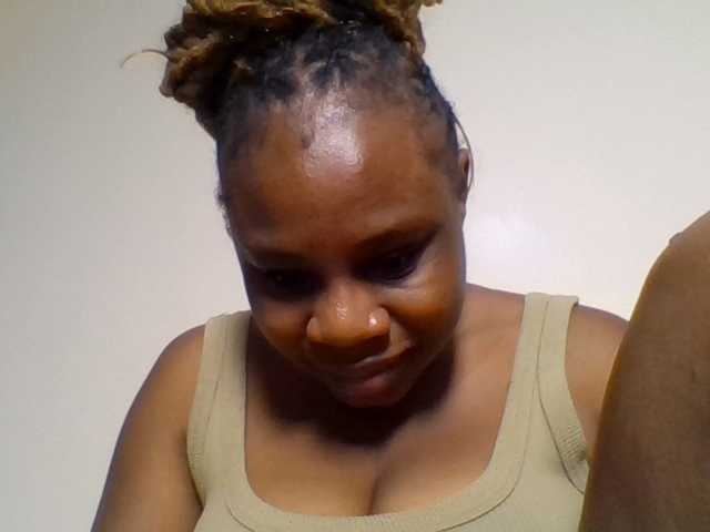 Ebonitah live cam on BongaCams