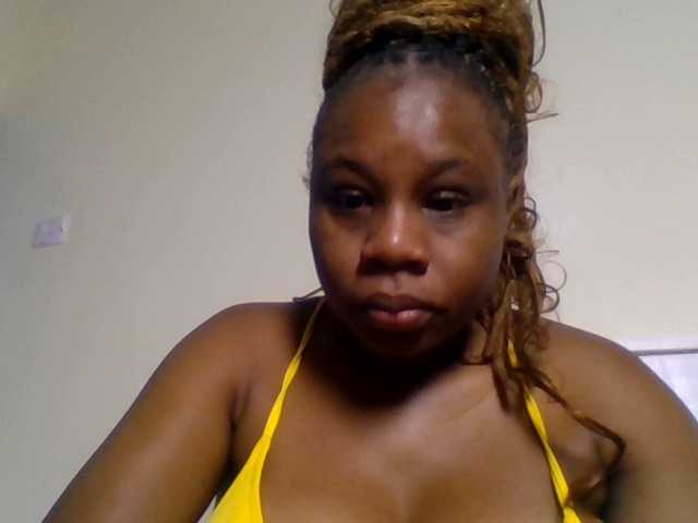 Ebonitah live cam on BongaCams