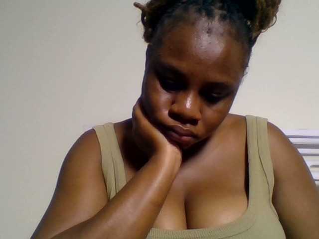 Ebonitah live cam on BongaCams