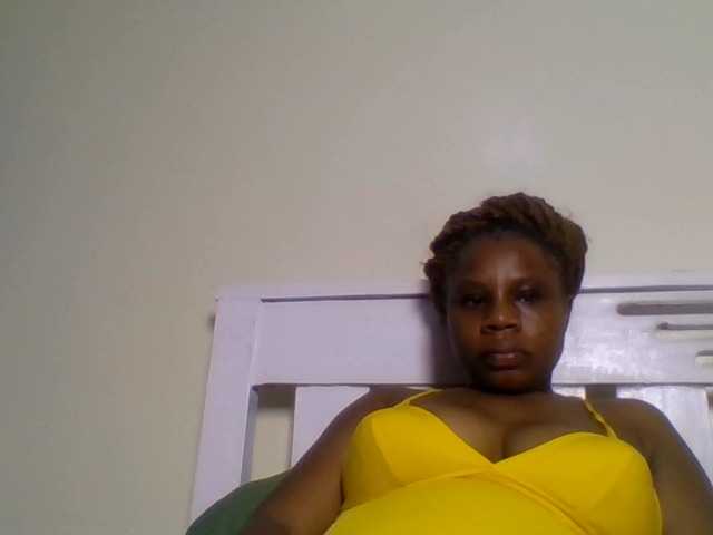 Ebonitah live cam on BongaCams
