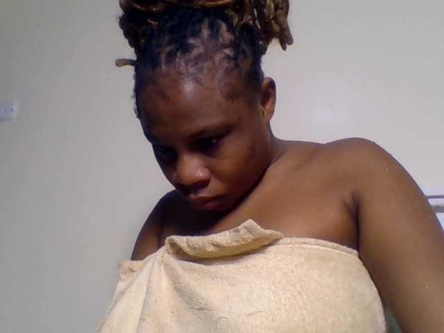 Ebonitah live cam on BongaCams