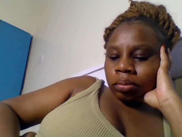 Ebonitah live cam on BongaCams