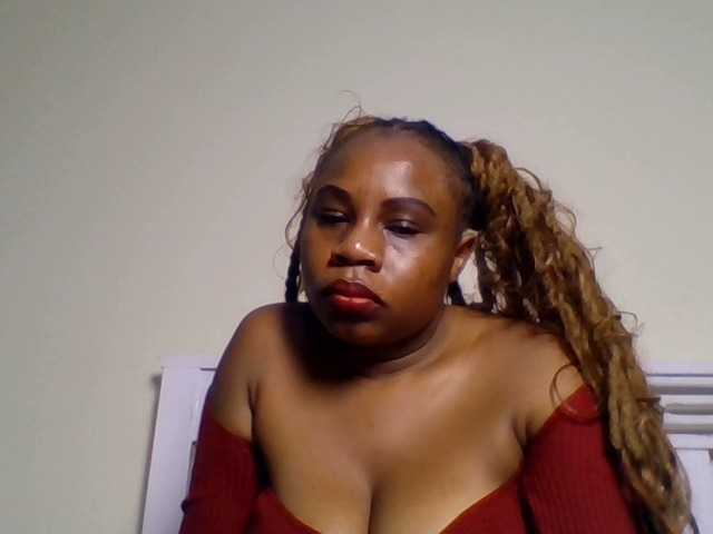 Ebonitah live cam on BongaCams