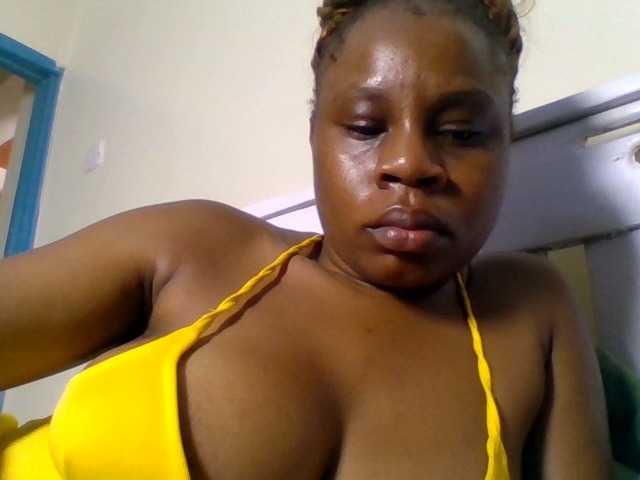 Ebonitah live cam on BongaCams