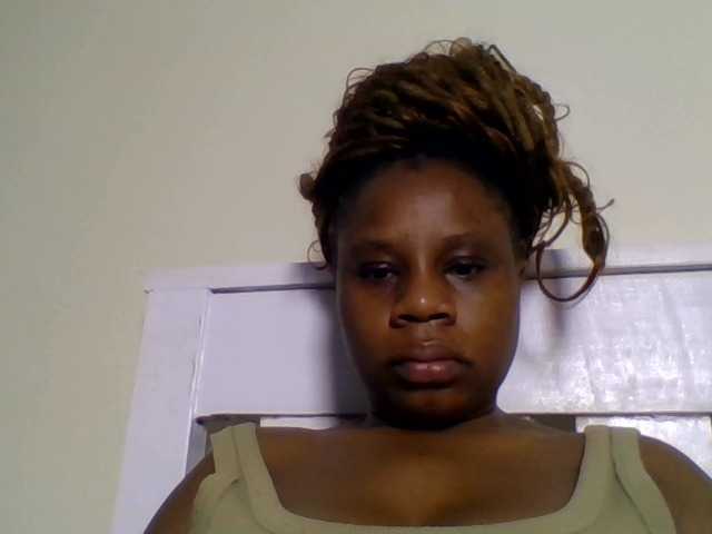 Ebonitah live cam on BongaCams