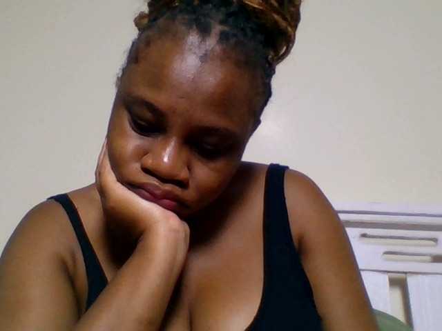 Ebonitah live cam on BongaCams