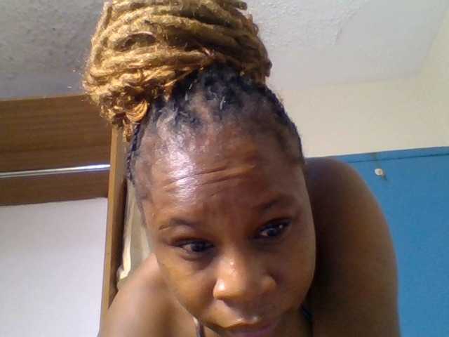 Ebonitah live cam on BongaCams