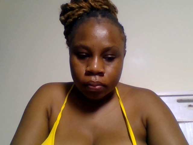 Ebonitah live cam on BongaCams
