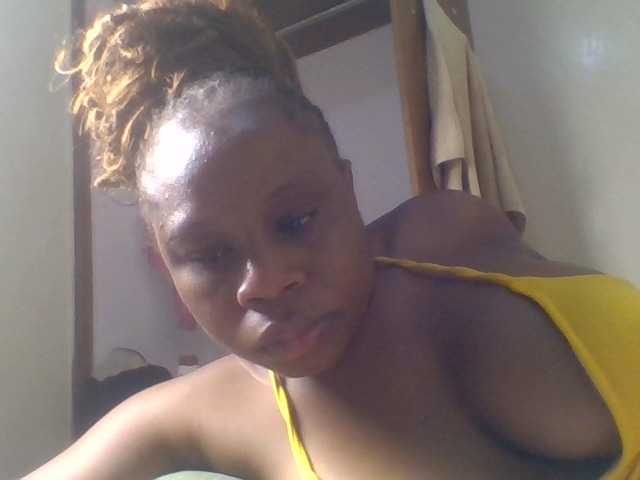 Ebonitah live cam on BongaCams