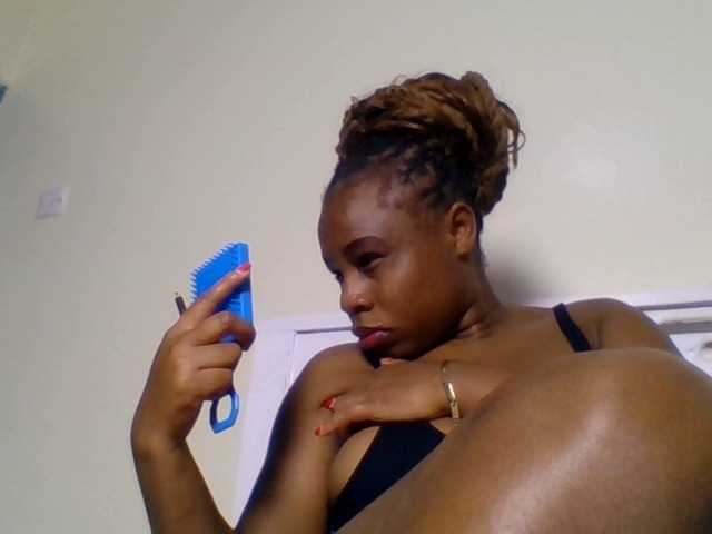 Ebonitah live cam on BongaCams