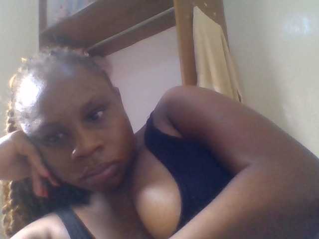 Ebonitah live cam on BongaCams