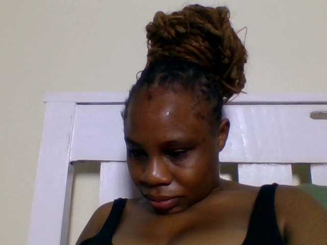 Ebonitah live cam on BongaCams
