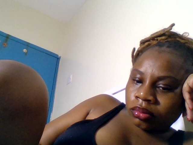 Ebonitah live cam on BongaCams