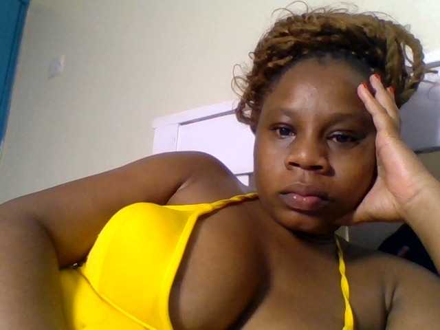 Ebonitah live cam on BongaCams