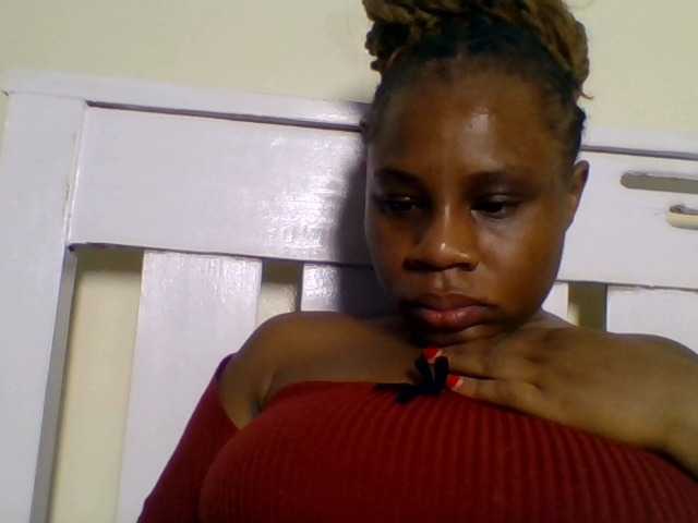 Ebonitah live cam on BongaCams