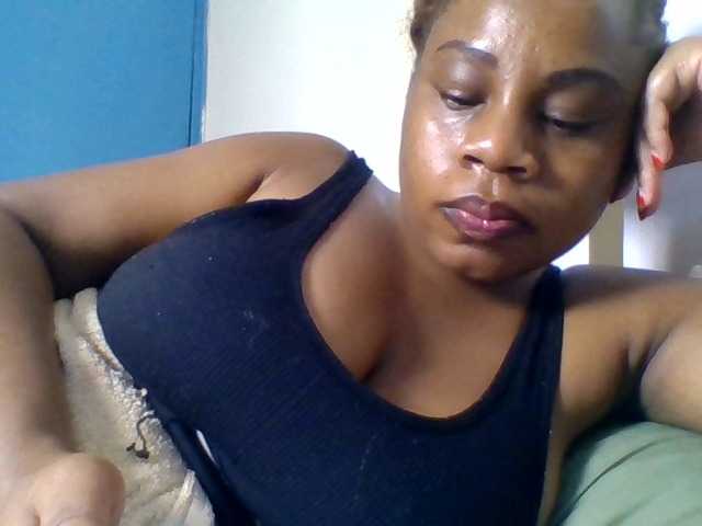 Ebonitah live cam on BongaCams