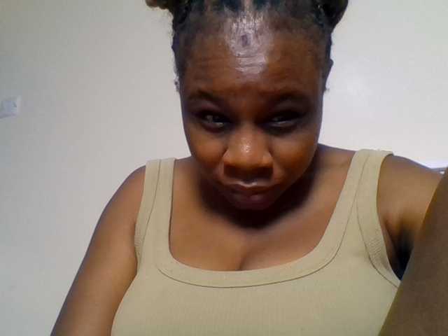 Ebonitah live cam on BongaCams