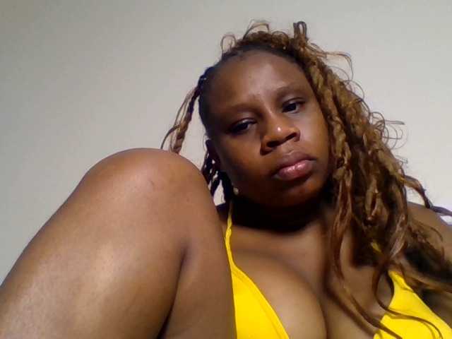 Ebonitah live cam on BongaCams